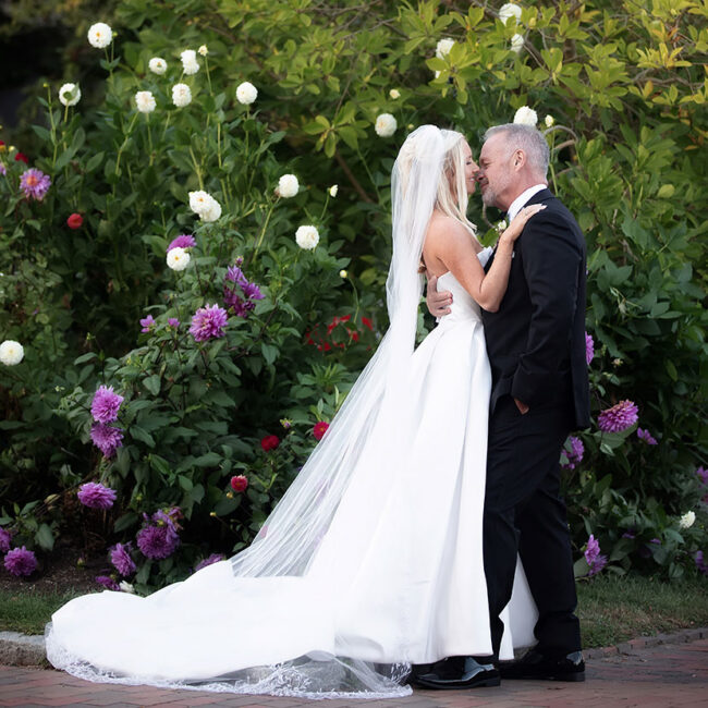 Couple in Prescott Park - Portsmouth NH