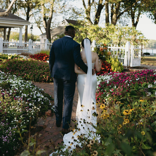 Couple in Prescott Park - Portsmouth NH
